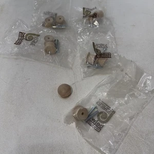 10 tiradores de gabinete de madera perillas de puerta tocador cajón con tornillos crudos NOS 5 juegos de 2 - Imagen 1 de 7