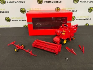 REPLICAGRI 283 1:32 SCALE MASSEY FERGUSON 510 COMBINE HARVESTER - Picture 1 of 7
