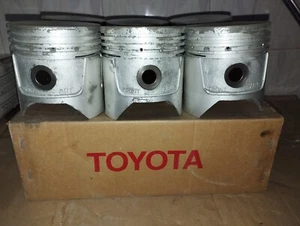 Toyota Landcruiser FJ40 FJ43 FJ45 FJ55 NOS F Engine Piston Set 13108-60011. - Picture 1 of 13