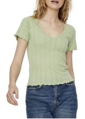 NWT Vero Moda Womens Short Sleeve V Neck Top Shirt Size Medium Green Lettuce Hem - Imagem 1 de 4