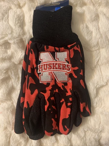 Nebraska Cornhuskers Camo Utility Gloves Sport Utility Gloves B1G 10 Licensed Cover