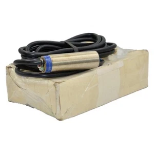 XS1M18MA250H4 Telemecanique Tubular Inductive Proximity Sensor --SA - Picture 1 of 1
