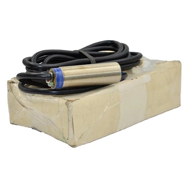 XS1M18MA250H4 Telemecanique Tubular Inductive Proximity Sensor --SA - Image 1 of 1