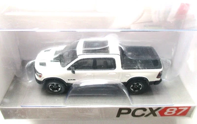 ¡NUEVO! HO PCX87: Dodge Ram 1500 2018 en Rebel White # 0530: se envía desde Chicago Foto 1 de 3