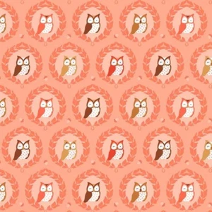 Michael Miller Sweet Owlies Pfirsichstoff Material Les Amis zwinkernde Eulen Meter/FQ - Bild 1 von 3