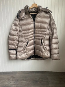 Abrigo Andrew Marc Talla Mediana 650 Plumón Relleno Embalable Suave Dorado Chaqueta Puffer - Imagen 1 de 6