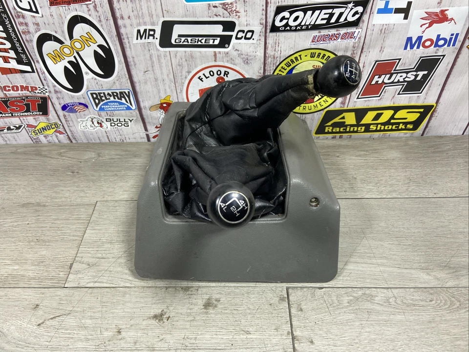 Isuzu Rodeo 1992-1995 OEM montaje de palanca de cambios caja de transferencia de 5 velocidades palanca de cambios Foto 1 de 4