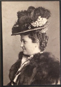 1890’s Young Lady Fancy Hat CABINET CARD PHOTO Mansfield Ohio - Bild 1 von 2
