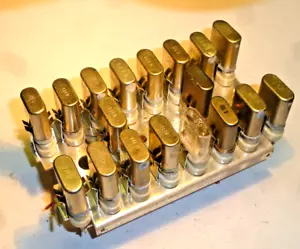 Modul mit 18 Quarzen , Quarz , 26 Mhz ,27 Mhz 31 Mhz 33 Mhz 38 Mhz 40 Mhz - Picture 1 of 1