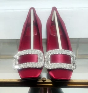 Roger Vivier Belle Vivier Pilgrim Crystal Buckle Pumps Satin Wine EU 38 😍 💓 - Picture 1 of 20