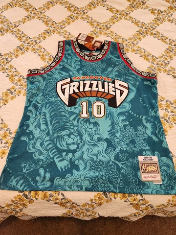 Mitchell And Ness Mike Bibby Lunar size 2XL Vancouver Grizzlies Swingman Cover