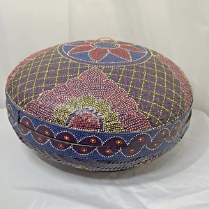 Cesta y tapa de costura de almacenamiento redonda boho vintage pintada a mano púrpura 16" ancho x 9" alto - Imagen 1 de 15