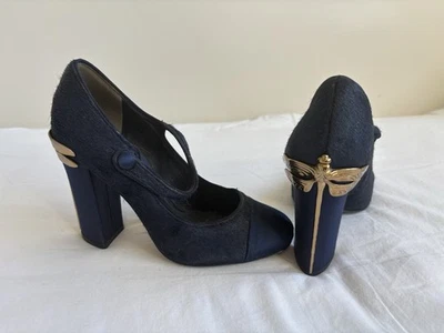 Tory Burch Imogene Pumps Navy Blue Calf Hair Silk Dragonfly Medallion Size 5 HTF - Image 1 of 4