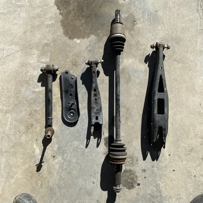 Subaru Impreza Sport 2017 2018 2019 eje trasero izquierdo brazo de control de arrastre montaje Foto 1 de 4