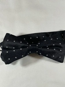 Fliege schwarz/silber Seide vorgebunden - Bild 1 von 3