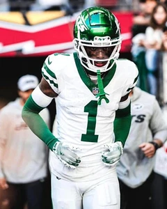 Sauce Gardner Running Out of the Tunnel New York Jets 8x10 NFL Football Photo - Picture 1 of 1