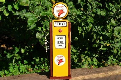 Handmade Tinplate Miniature Texaco Fire Chief Gas Pump Model - Tin - Gasoline - Image 1 of 4