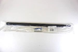 Moldura ventana trasera izquierda ford 6l3z-1625597-a f-150 marca lt - Imagen 1 de 4