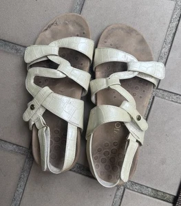 Women's Size 8 VIONIC Paros Cream Faux Croc Adjustable Orthopedic Sandals - Picture 1 of 4