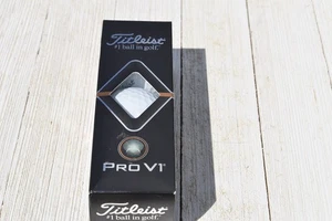 ¡Nuevo, en caja! ¡Juego de tres pelotas de golf Titleist Pro V1! Con Logo ¡Envío Gratis! - Imagen 1 de 4