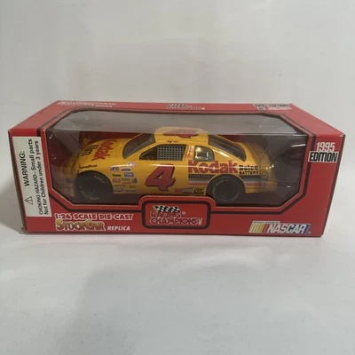 ¡Nuevo en caja NASCAR escala 1:24 Diecast! Campeones de carreras de películas Kodak Sterling Marlin #4  Foto 1 de 4