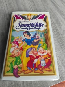 Walt Disney's Masterpiece Snow White And The Seven Dwarfs (VHS) - Picture 1 of 4