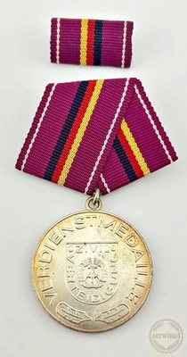 Medaglia al merito della difesa civile RDT in argento Bartel n. 231a - Immagine 1 di 2