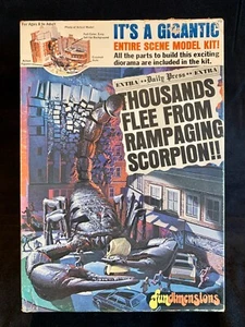Fun Dimensions Gigantic Rampaging Scorpion Model Kit 1975 Complete Boxed - Picture 1 of 11
