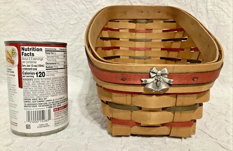 1994 American Traditions Holiday Basket SILVER BELLS Medium Vegetable Red Green Cover