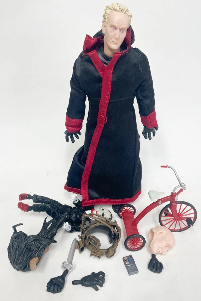 Sierra Suelta Ultimate Jigsaw Killer Bata Negra Versión 7" Figura Neca En Stock Foto 1 de 1