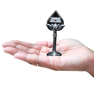 Lord Murugan Vel for Car Dashboard, Metal ( Silver Colour, Pack of 1 ) - Foto 1 di 4
