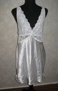 Linea Donatella white satin with lace bodice slip or night gown size L - Picture 1 of 14