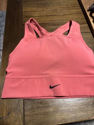 Sujetador deportivo para mujer Nike CZ4496 pequeño soporte acolchado Longline logotipo deportivo sujetador Foto 1 de 4