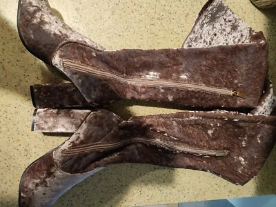 Botas hasta la rodilla de bambú talla 6,5 marrón aterciopeladas  Foto 1 de 2