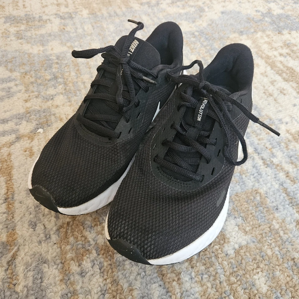 Size 7 - Nike Revolution 5 Anthracite W - Image 1 of 4