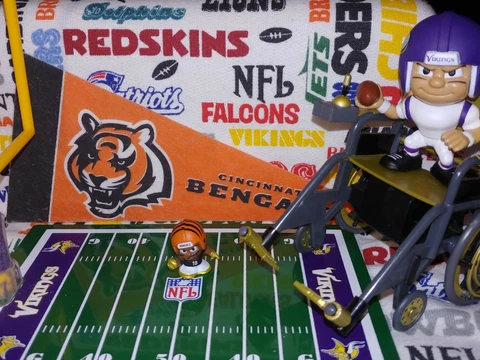 NFL Teenymates 2019 Gold Box Exclusive Cincinnati Bengals WR AJ Green figure Cover