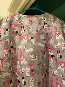 SCRUB TOP SIZES: XS, S, M, L, XL, 2XL PARTY PUPPIES NWT NURSE MEDICAL DOG VET - Picture 1 of 13