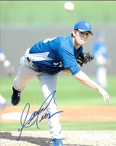 GFA Kansas City Royals AARON CROW Signed 8x10 Photo AD3 COA - Picture 1 of 1