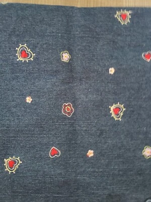 Denim bordado con corazones/flores tela 58" x 36" acolchado muñeca ropa etc. Foto 1 de 3