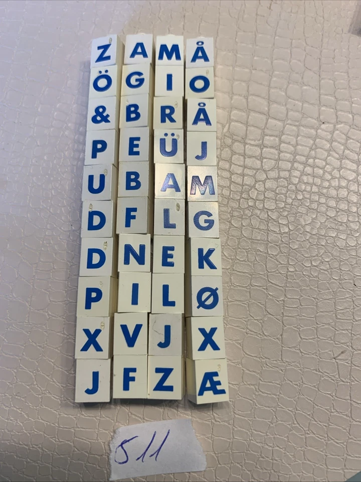 LEGO 40 alte Buchstabensteine - Bild 1 von 1