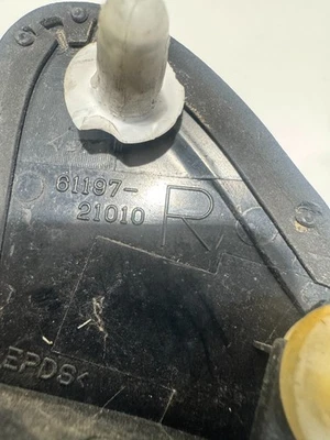 Cubierta guardabarros espejo retrovisor derecho SCION TC 2005-2010 P/N 61197-21010 GENUINO OEM Foto 1 de 3