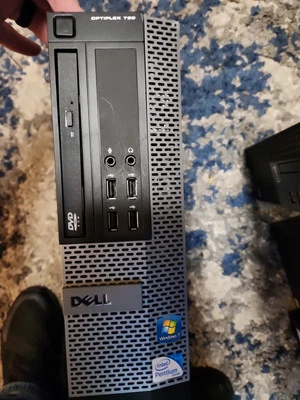 Dell Optiplex 790 (320GB HDD, i5-2400S, 2.5GHz, 4GB) Desktop - Black - Image 1 of 4