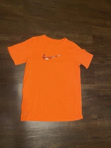 Nike Orange T-Shirt with Swoosh Logo The Nike Tee Boys Size XL Youth - Picture 1 of 5
