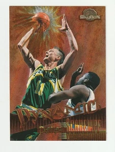 1995-96 SkyBox Dynamic #D11 Detlef Schrempf card, Seattle Supersonics - Picture 1 of 2