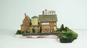 Diorama escala HO Rusty's Welding Supply Co. Kit comercial construido con figuras - Imagen 1 de 12