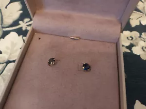 Madison Avenue cr. blue sapphire stud earrings 9ct white gold new - Picture 1 of 6
