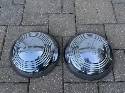 Tapacubos Ford Deluxe 1939 - 2 - cromados Foto 1 de 4