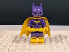 LEGO Dimensions Batgirl Minifigure w/ Tag Base Disk DC Comics 71264