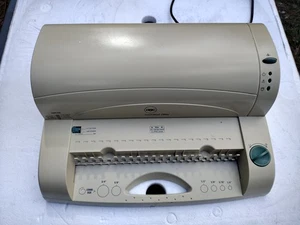 Máquina perforadora eléctrica GBC CombBind C95e y máquina de encuadernación - Imagen 1 de 9