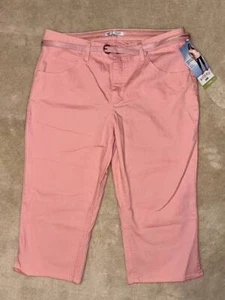 WOMENS 14~LEE RIDERS MIDRISE CAPRI PANTS~PEACH (SILVER PINK)~NEW - Picture 1 of 3
